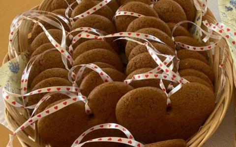 Alles Gute mit einem Lebkuchenherz